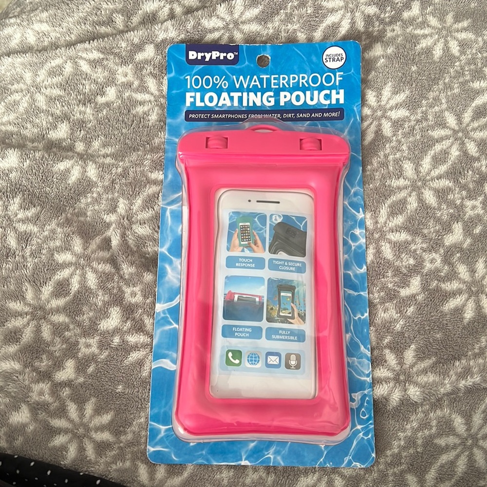 Waterproof floating pouch for smart phones